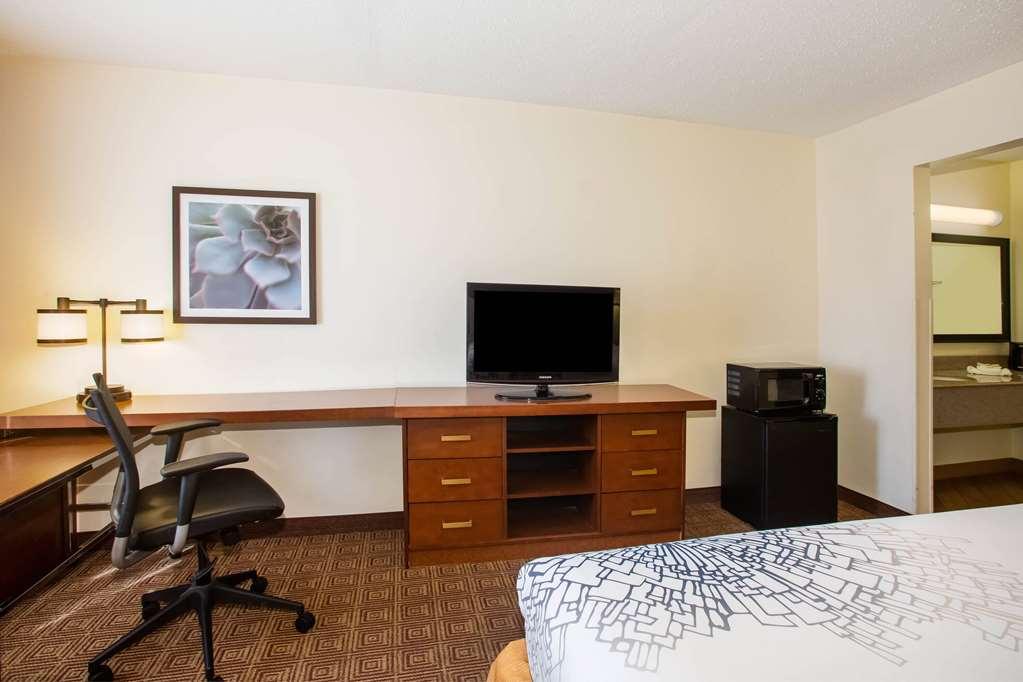 Baymont By Wyndham Columbia, Mo Hotel Facilities photo