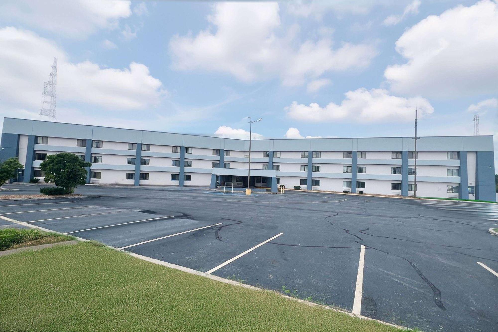 Baymont By Wyndham Columbia, Mo Hotel Exterior photo